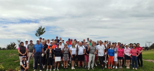 Teilnehmerfeld beim Preis des Präsidenten des Golfclub Halle 2023