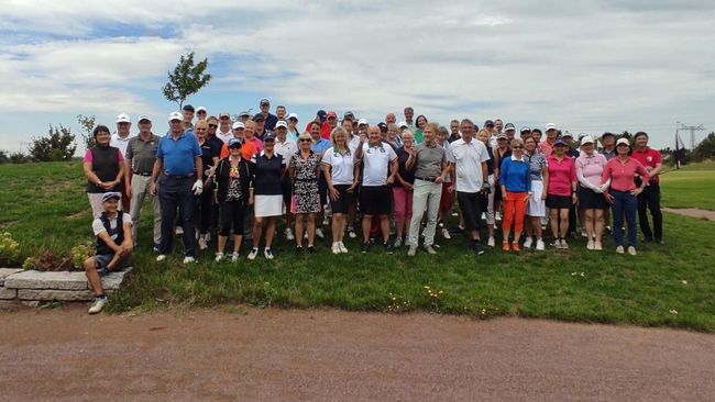 Teilnehmerfeld beim Preis des Präsidenten des Golfclub Halle 2023